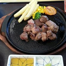 但馬牛サイコロステーキ