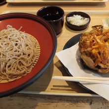 海老と季節野菜のかき揚げせいろそば