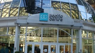 どこまでも続く地下モール