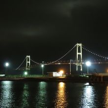 ゆらら横から撮影した白鳥大橋