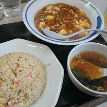 炒飯と麻婆豆腐