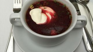 美術館のカフェでボルシチを ♪