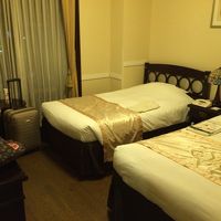 スタンダードツインで写真手前がトイレ・シャワー室