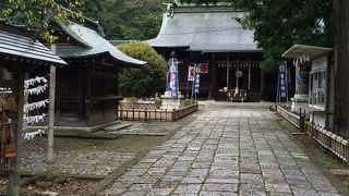 荘厳な神社