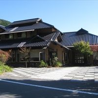 周囲は自然に囲まれ、静かです