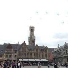 通りかかった時、天国と地獄を演奏中