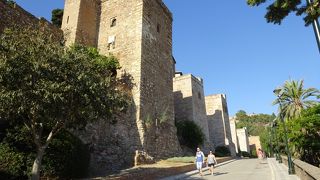 町中にありながら荘厳