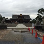 きらびやかな神社