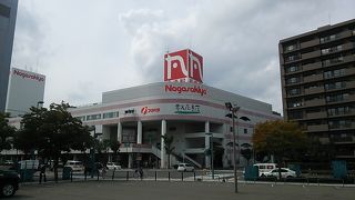 実質的には専門店街？