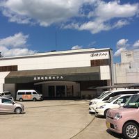 メイン入り口の建物