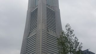 天気が悪いと雲の中