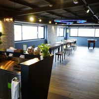 屋上。朝食の時は、相席になります。