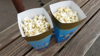 ワゴンじゃなくてショップ（店舗）で買うポップコーンバケット