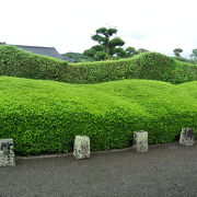 石組のないシンプルな庭園