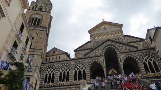 大聖堂への大階段の景観は美しい