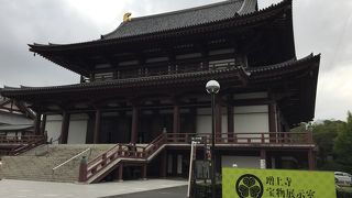 東京タワーそばの歴史ある立派なお寺です！