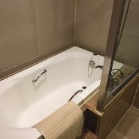 半分ガラスです