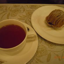 紅茶とモンブラン