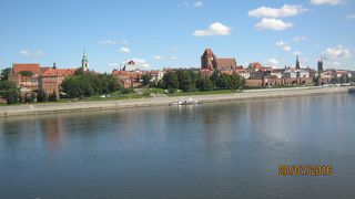 14世紀から15世紀の街並みが今も見ることができます。