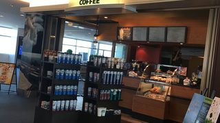 空港内のスタバ