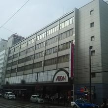 ターミナルビルには、ショッピングセンターも入店してます。