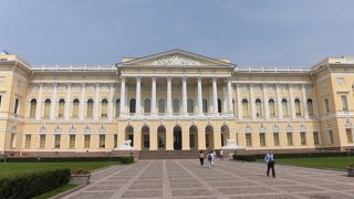ロシア美術の殿堂