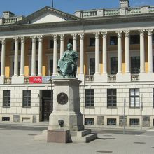 見事な建物です。