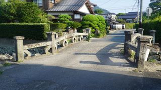 橋は意外に華奢な感じ