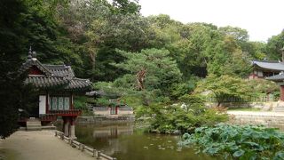 後園秘苑が美しい自然いっぱいの離宮です