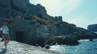 『モンテ・クリスト伯』(別名”巌窟王”）の舞台となった地中海の孤島。