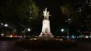 新市街エリアの広場