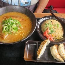 ラーメンとチャーハンセット