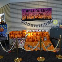 フロント横にはハロウィンのディスプレイがされています