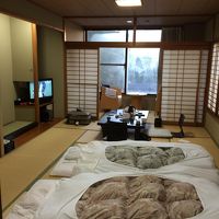 和室10畳の部屋です