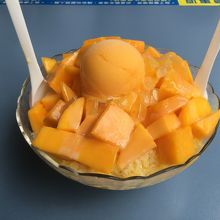 マンゴーミルクかき氷 200台湾ドル