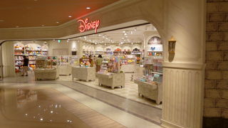 比較的空いていて落ち着いて買い物が出来ます。