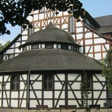 入り口は右手にありました。