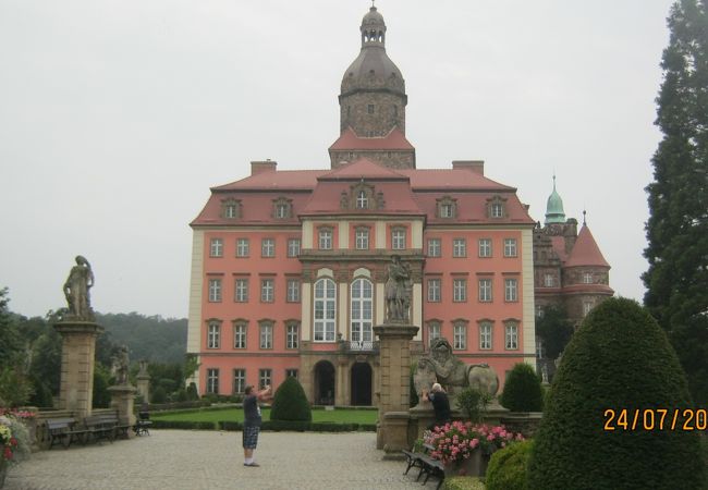 シヴィエボズィツェの町にあります。