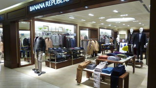 アメリカ発のブランドですが、カジュアル過ぎず上品なヨーロピアンテイスト。