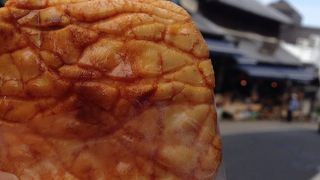 焼きたておせんべい