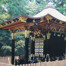 壁に貼ってある写真を写した寶華殿です