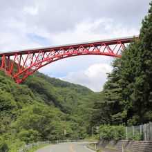 坂根トンネル手前から見た鉄橋
