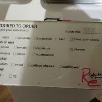 ビュッフェ以外には、これにチェックして注文。