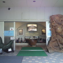 英雅堂の展示室の入口です。内部の写真撮影が制止されました。