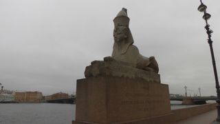 エジプトから持ってきた本物のスフィンクス像