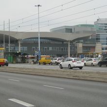 奥は中央駅です。