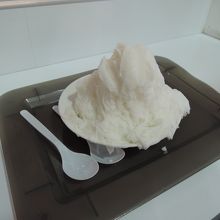 杏仁ミルクのカキ氷