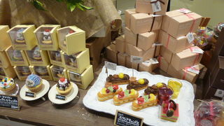 美味しそうに見えても残念ながら食べられません・・・・。