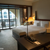 北向きの部屋は直射日光が当たらないのでバルコニー利用も可。