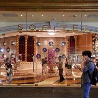 フロントのある2階の玄関